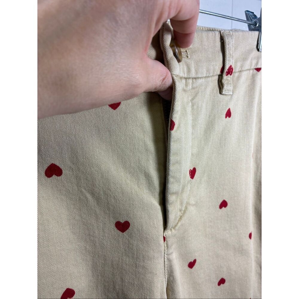J Crew High Rise Girlfriend Chino Pants in Khaki with Hearts Print Size 6 - Picture 2 of 9